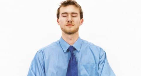 En la oficina, pero con la mente muy lejos de allí