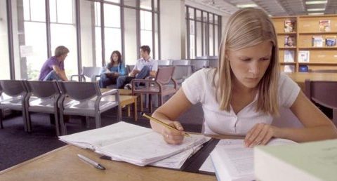 La Universidad pide estabilidad política para asentar las reformas