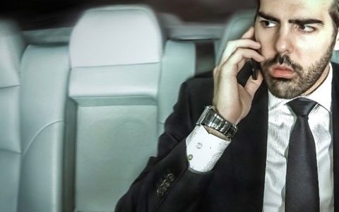 Se expone en un escaparate en busca de trabajo