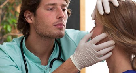 Los trabajos más prestigiosos que están sorprendemente peor pagados en EEUU