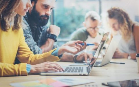 ¿Contratación externa o promoción interna? Beneficios de cada modelo