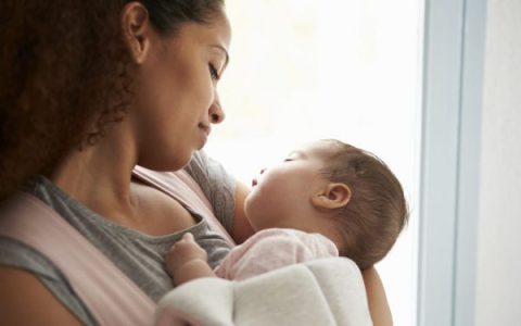 ¿Cómo gestionar la baja por maternidad o paternidad?