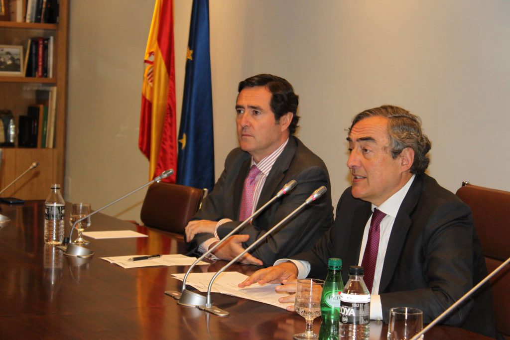 Antonio Garamendi y Juan Rosell en un acto de la CEOE