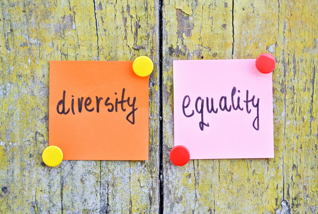 Evita la discriminación por orientación sexual e identidad de género en tu empresa