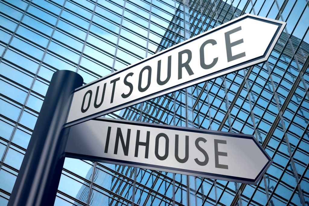 Outsourcing o ampliar la plantilla: analiza qué necesita tu compañía