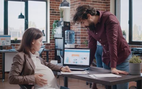 Contrato de sustitución por maternidad: en qué consiste y qué ventajas ofrece a las empresas