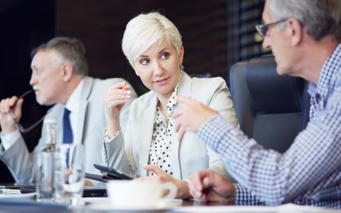 Hay más mujeres en las empresas, pero pocas llegan a la cima: así lo revela el Esade Gender Monitor 2025