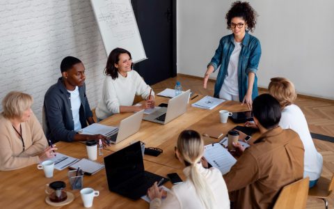 Cómo organizar reuniones efectivas en el trabajo